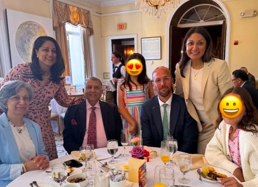 Amna Nawaz Family